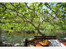 House River, hotel in Žrnovnica