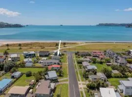 Across the Road to the Beach - Apartment