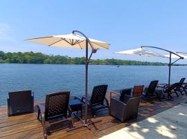 Valverde Glamping & Ecolodge, chal&eacute; alpino em Tortuguero