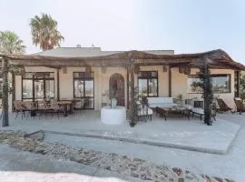 Villa in Llubí with Infinity Pool and Beach Nearby