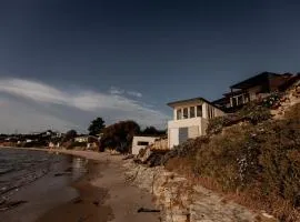 Beachfront Paradise in Opossum Bay