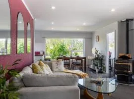 Family Home with Spa, Office and BBQ