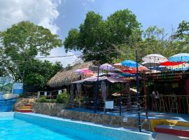 Restaurante y Ecohostal Casa Loma, hotel v destinaci Chorrera