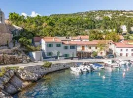 Gorgeous Home In Jablanac