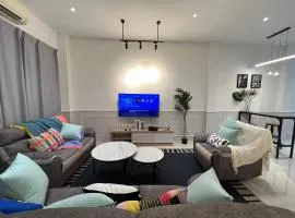 FunkyVila5 16PX 4BR Near188Tower, Artstreet, HTTA