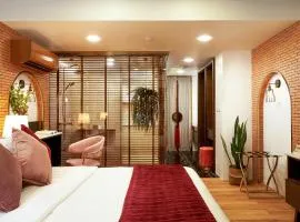 THE MOMENT CHIANGMAI - Seasonal Design Boutique