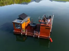 AQUACHILL houseboat & wellness