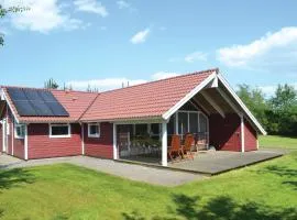 Three-Bedroom Holiday Home In Oksbol