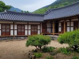 Healing hanok in Otgol village