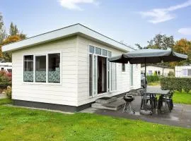 Amazing Home In Heinkenszand With Wifi