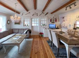 Lovely Home In Øvre Snertingdal, hotel in Folkvang
