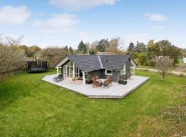 Awesome Home In Præstø With Wifi, four-star hotel in Præstø