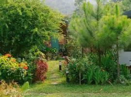 Anna Little Garden - Homestay Sóc Sơn - Thong House