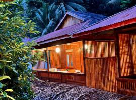 Bunaken Guesthouse The Queen's, hotel con alberca en Bunaken