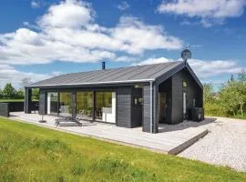Three-Bedroom Holiday Home In Grenaa