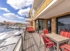 Müritzoase - Apartment mit Infrarot-Kabine & Müritzblick in der Hafenresidenz