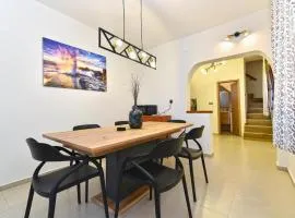 Stylish family retreat with shared pool