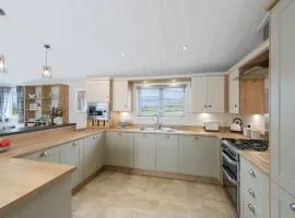 Limetree Lodge 2 at Thurston Manor Leisure Park