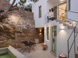 Porto Sereno Andros Suites, khách sạn ở Ándros