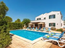 Villa Biniparrell by Villa Plus