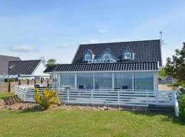 Lovely Home In Ebeltoft With Sauna