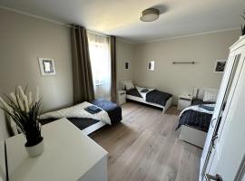 Helfant Luxembourg Deluxe Triple Room 6, Hostel in Palzem