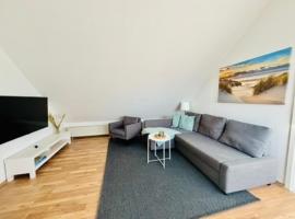 Ostsee Familienwohnung mit 3 Schlafzimmern & Garten, hotel en Lütow
