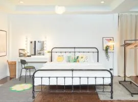 Spacious Design Loft with Rooftop