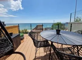 Cabacum Paradise 2 on the seashore