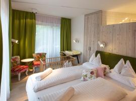 Familienhotel Felsenhof, hotel vo Flachau