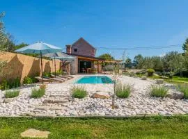 Awesome Home In Glavina Donja
