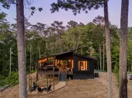 Modern Cabin! Views,hot Tub, Fireplace & Firepit!