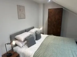 Modern 2-Bed Flat in Long Eaton with Free Parking