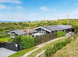 Nice Home In Fårevejle With Kitchen, hotel v destinaci Fårevejle