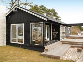 Three-Bedroom Holiday Home In Ebeltoft, hotel a Ebeltoft
