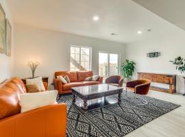 Family-Friendly Aurora Apt with Shared Patio!, ξενοδοχείο σε Aurora