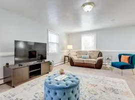 5 Mi to to Downtown Worcester Quiet Townhome