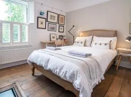 Host & Stay - Terrace House on Canal