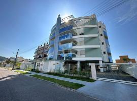 Orbe Residence Apto para 8 pessoas na Praia de Palmas，位于塞尔苏拉穆斯州长镇的酒店