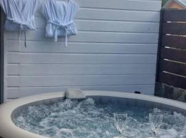 Gîte villa soleil & Spa、レ・トロワ・イレのスパホテル