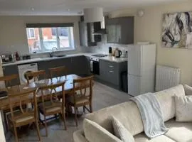 Newark area - modern 3 bedroom semi with free off road parking for 2 vehicles