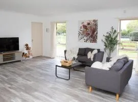 2 Bedrooms with Garage right on Te Awa River Ride