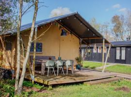 Luxe safaritent op watersportcamping, luxury tent in Grou