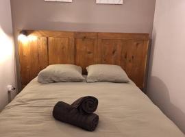 BJ Appartement proche de la gare、ブールゴアンのホテル