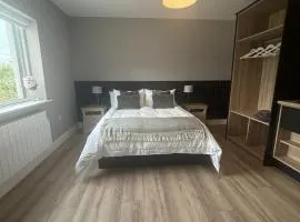 Listowel Townhouse - Room only