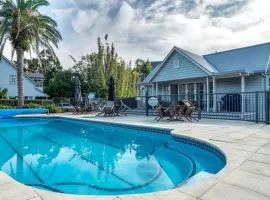Beach Cottage Russell - Pool, Spa, Location