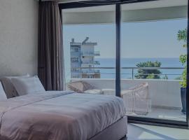 Zins Luxury Rooms, hotel v mestu Durrës