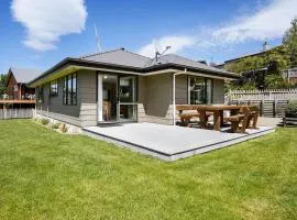 Alpine Peek - Hanmer Springs Holiday Home