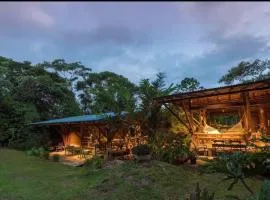 Finca Anjala - Architectural lodge on sustainable