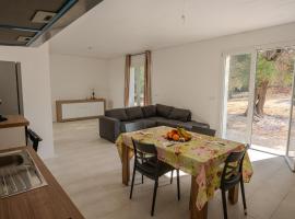 Chalet dimora tra gli ulivi, cabin in Ostuni